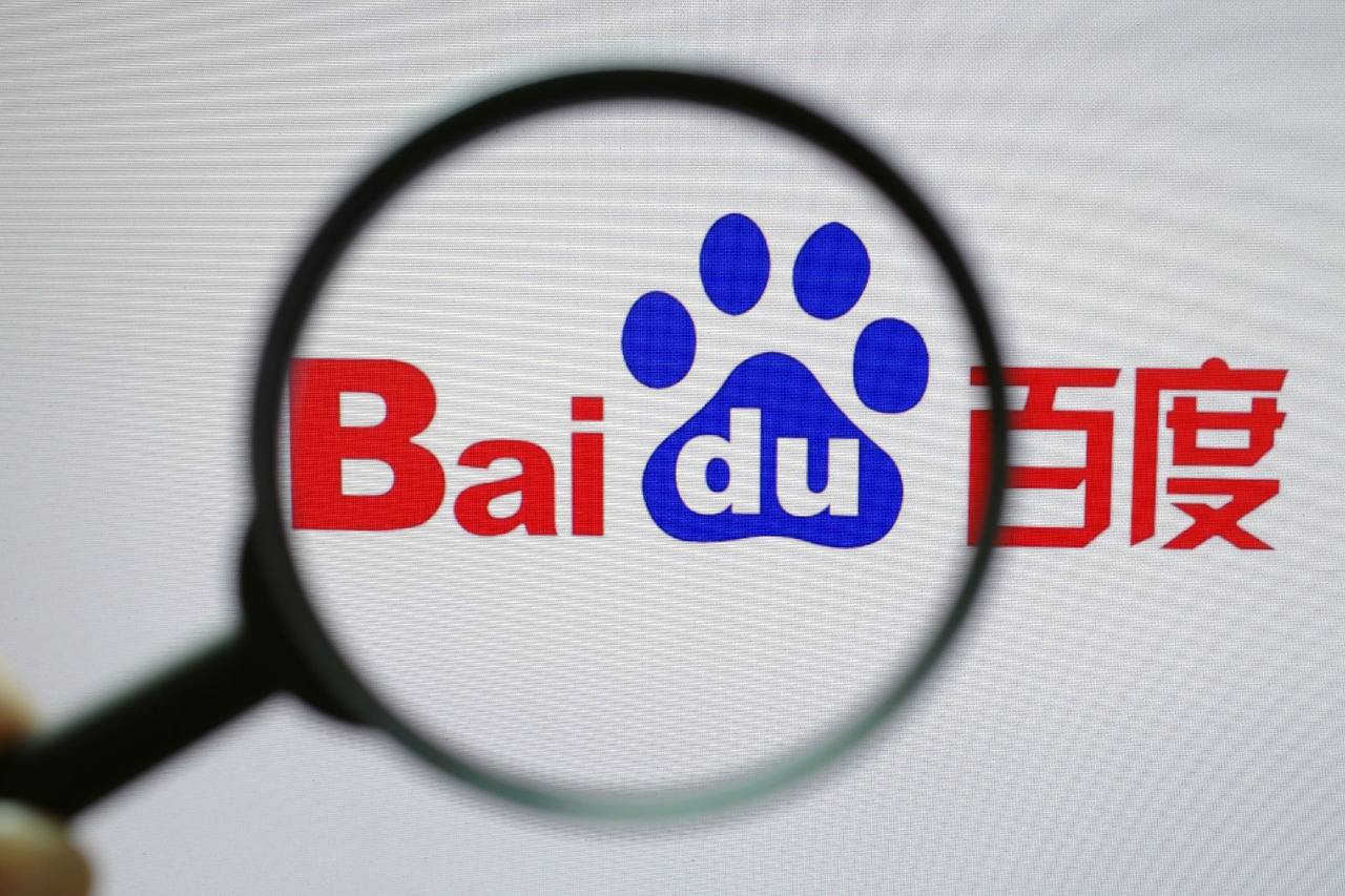 易烊千玺参加补办毕业典礼